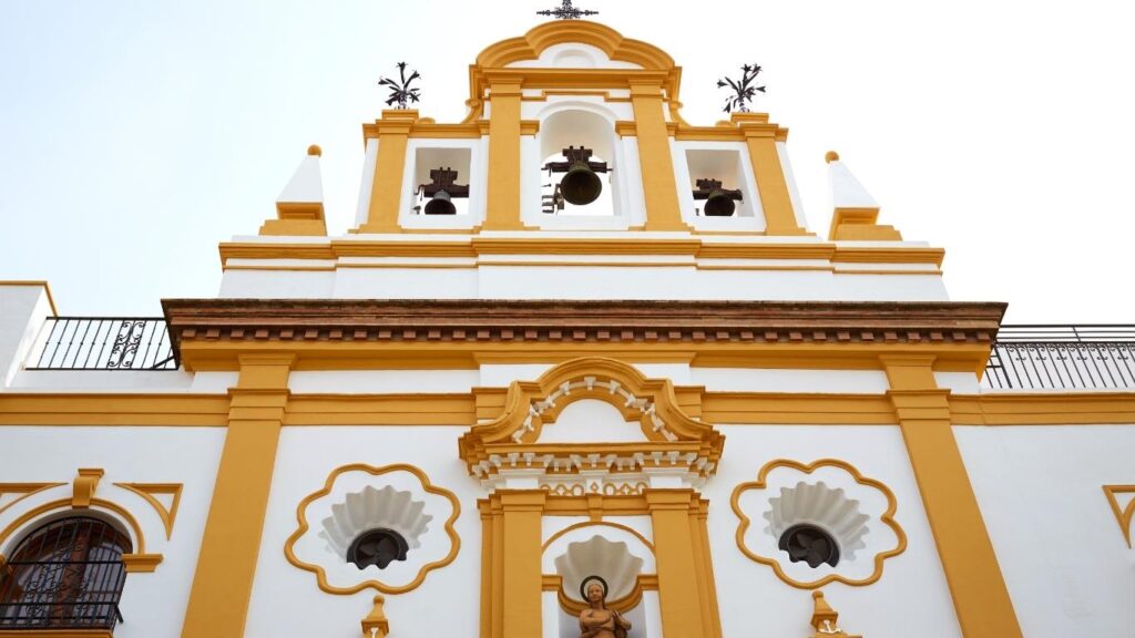 Fachada barroca de la Capilla de los Marineros, en el Barrio de Triana de Sevilla, sede de la Hermandad de la Esperanza de Triana.
