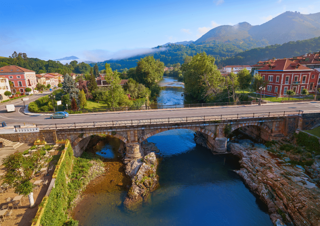 Vista del río Sella desde el Puente Romano de Cangas de Onís