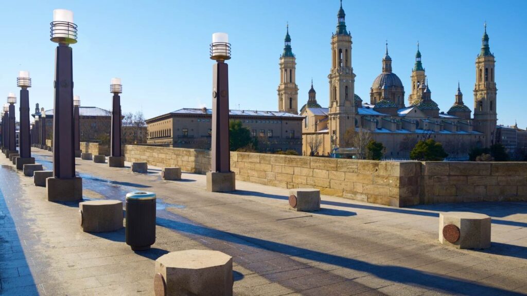 Catedral de Cádiz vista desde el mar. Qué hacer en Cádiz en invierno con buen clima.